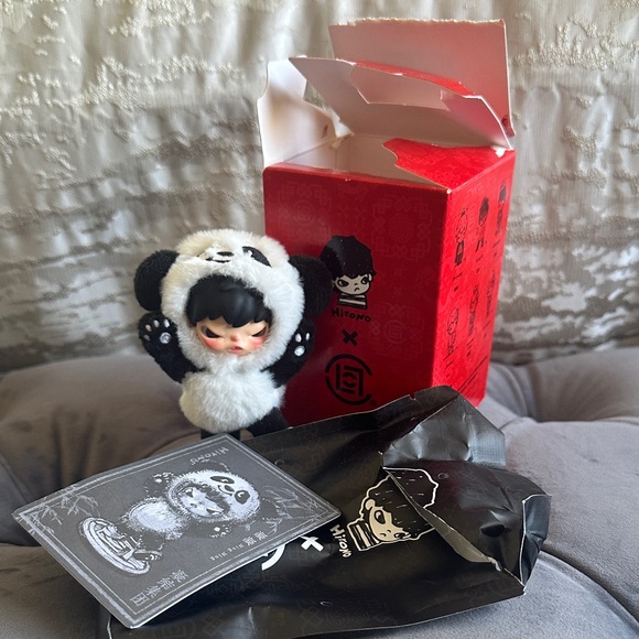 POP MART Other - Pop Mart Hirono Figure(secret!)